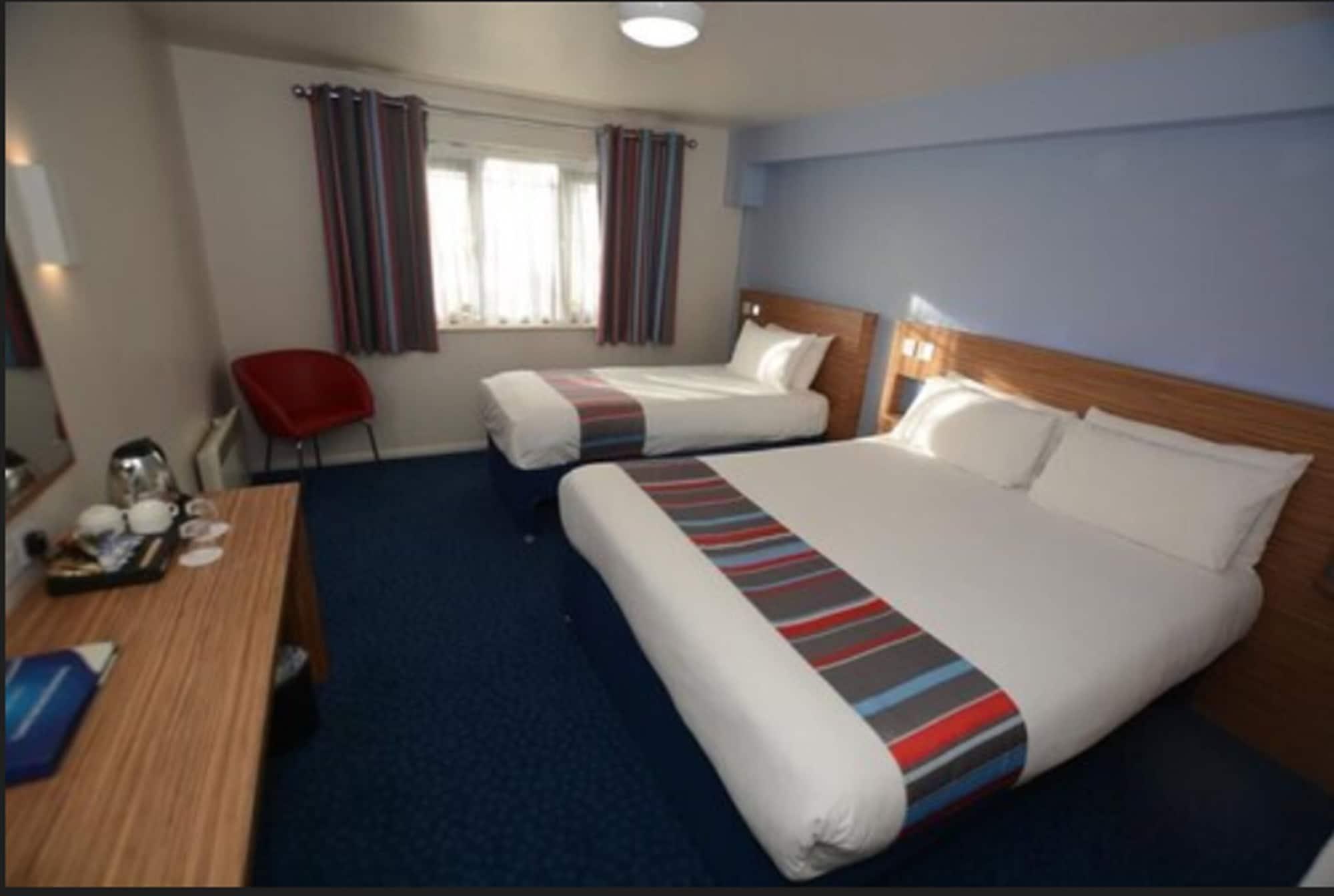 Travelodge Dublin Phoenix Park Касълнок Екстериор снимка